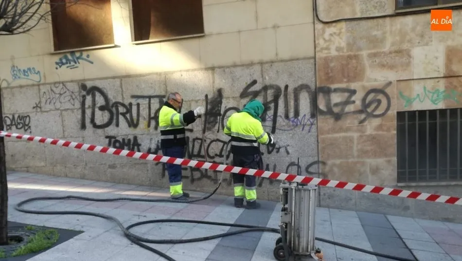 Servicio de limpieza de pintadas en fachadas