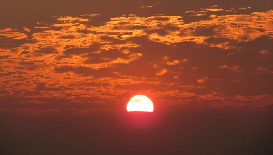 Esta mañana, también brilla el sol, y que brille, por siempre, entre nosotros