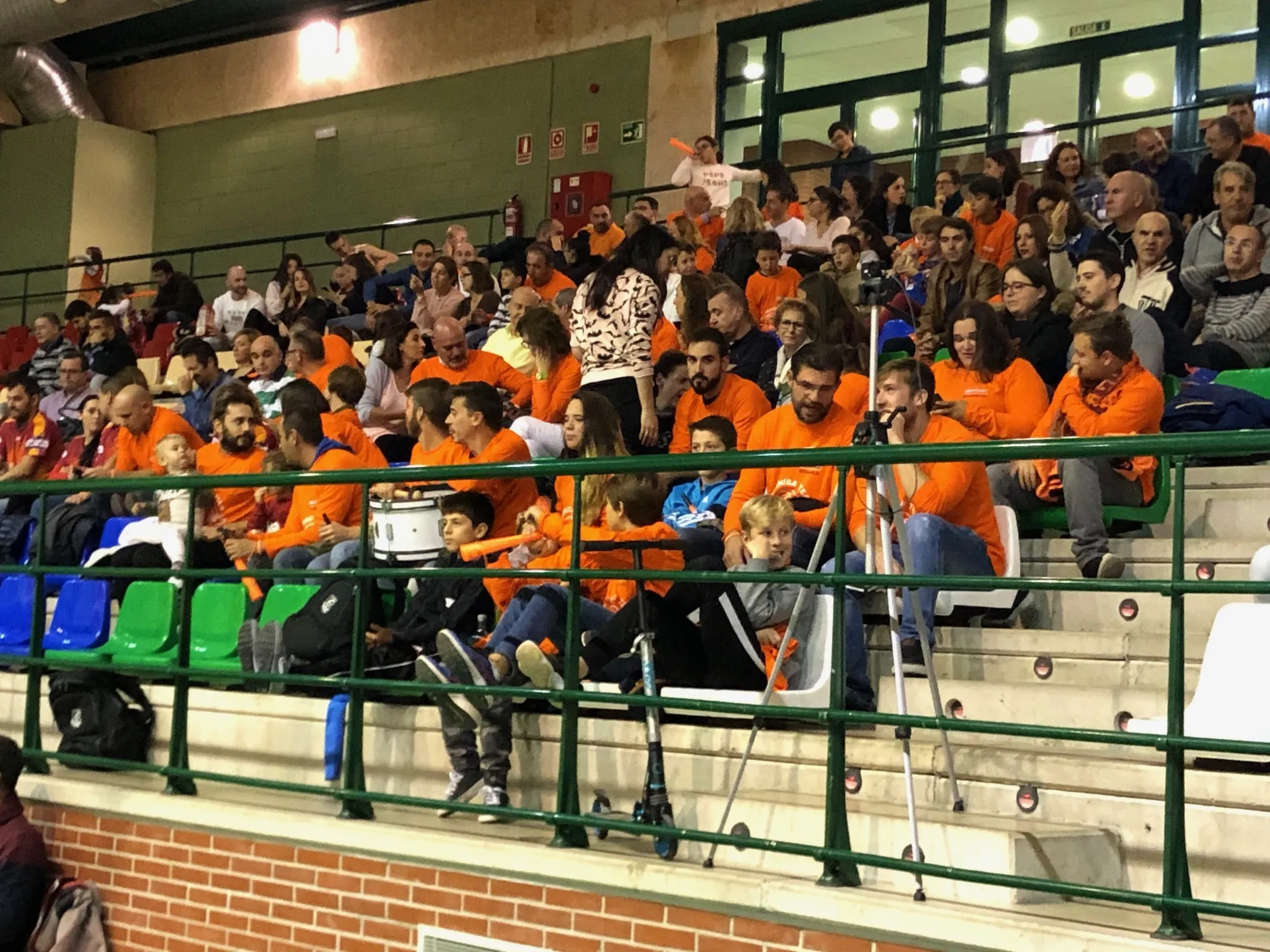 Parte de la afición del Aquimisa