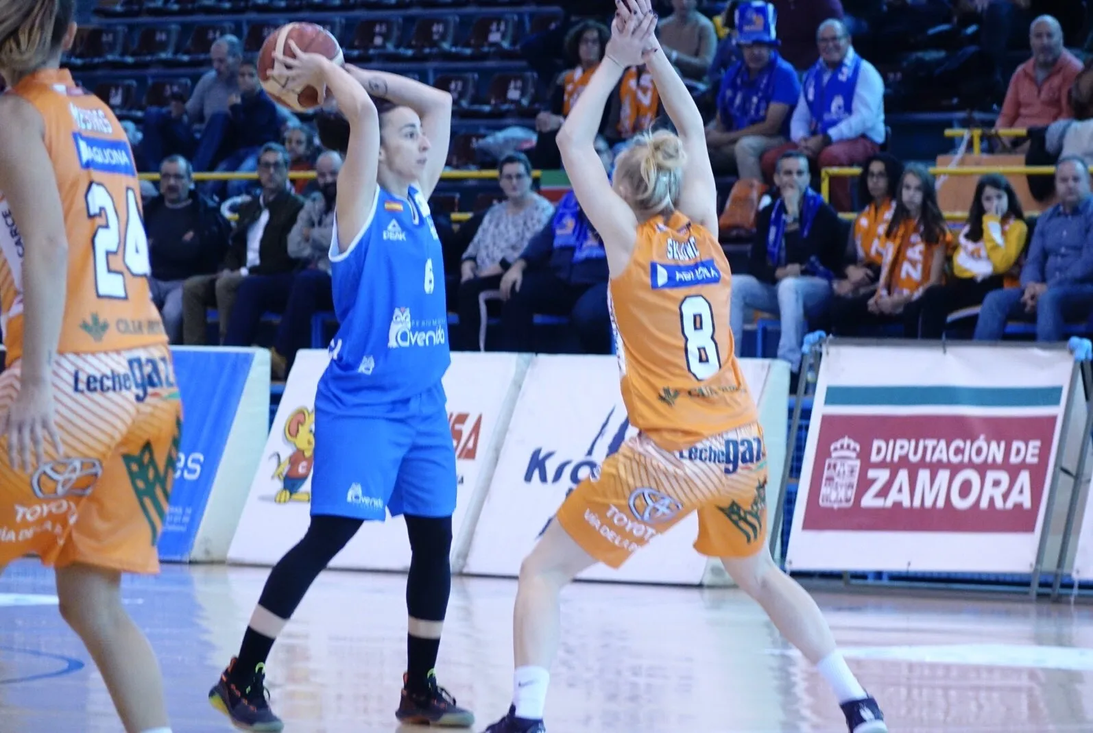 Silvia intenta realizar un pase / @CBAvenida