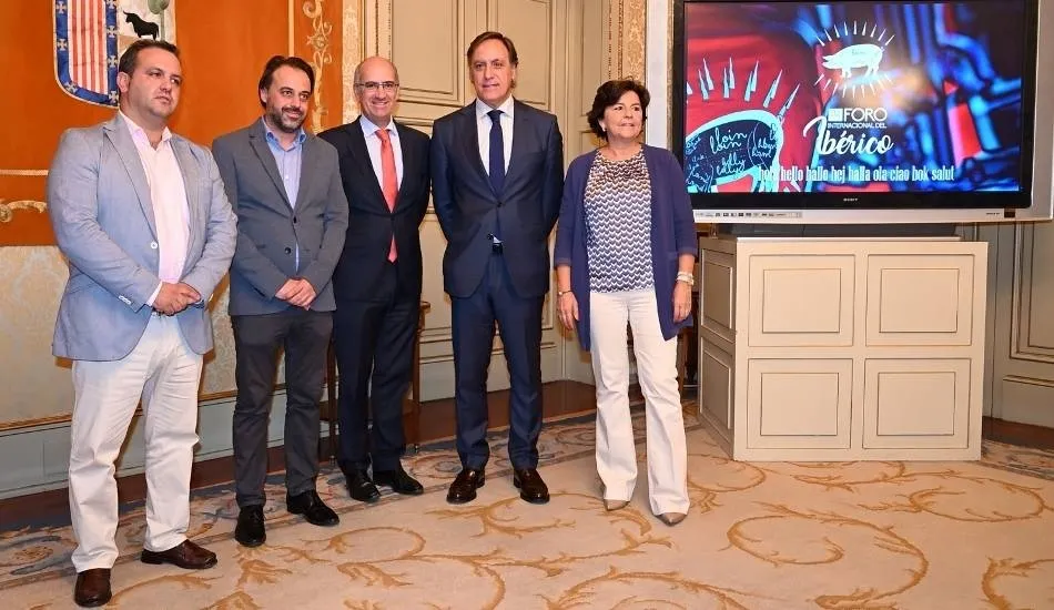Presentación del II Foro Internacional del Ibérico, que se celebrará los días 28 y 29 de octubre en el Palacio de Exposiciones y Congresos