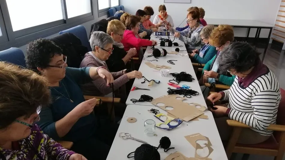 El número de mayores que participa en las actividades organizadas por el Ayuntamiento de Santa Marta ha aumentado hasta superar los 150