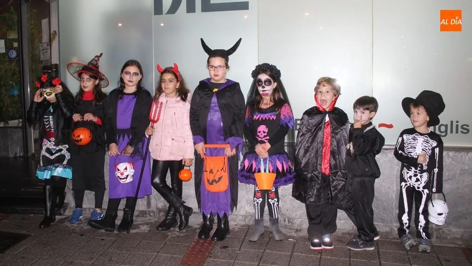 Los niños han compartido una divertida tarde de disfraces y talleres. Foto: Lydia González