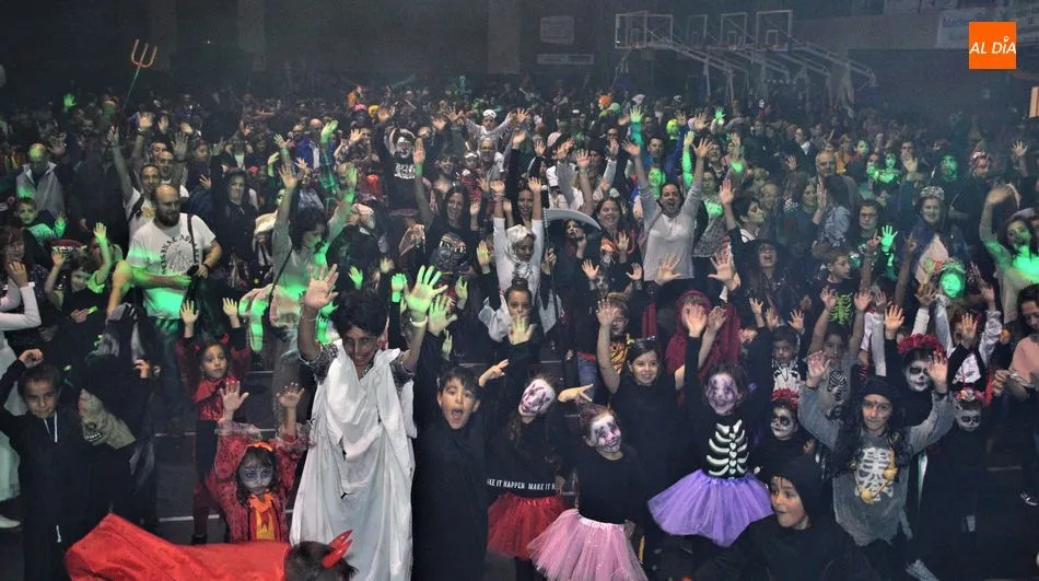 Carbajosa de la Sagrada ha celebrado Halloween con una gran fiesta en el Pabellón municipal. Foto: Ángel Merino