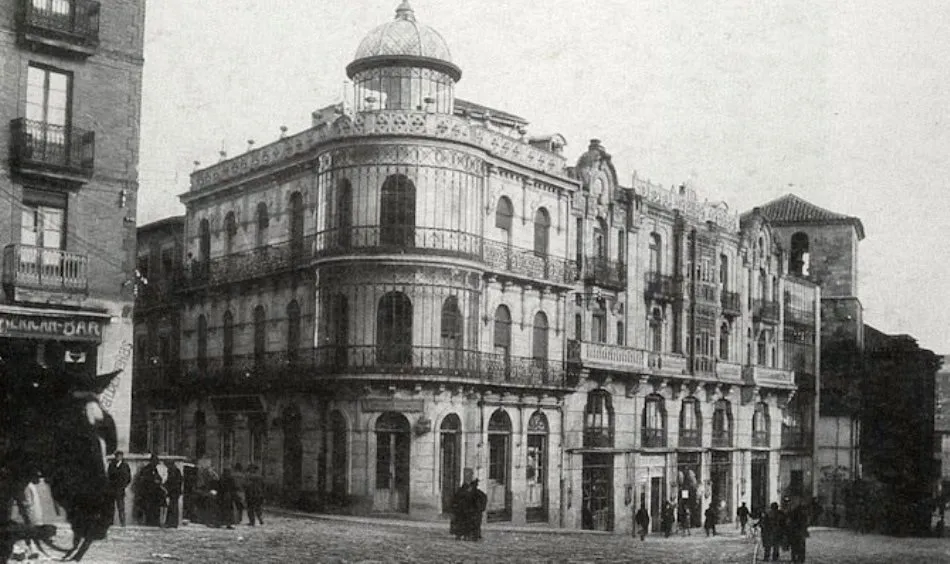 Edificio Borrego, la joya de la plaza del Mercado