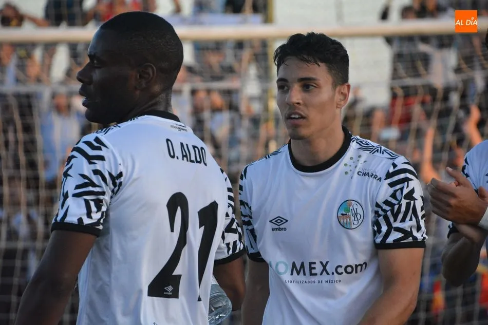 Aldo One, junto a Gio Navarro