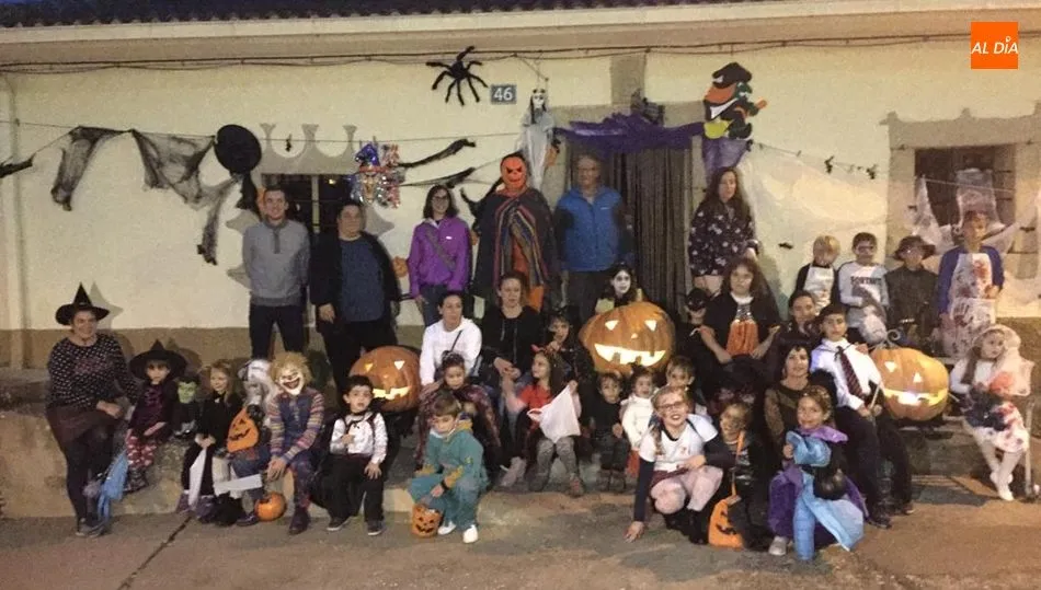 Tarde de disfraces en Villarino de los Aires para vivir Halloween  