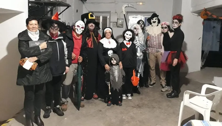 Iruelos se pone de miedo para celebrar el día de los difuntos  