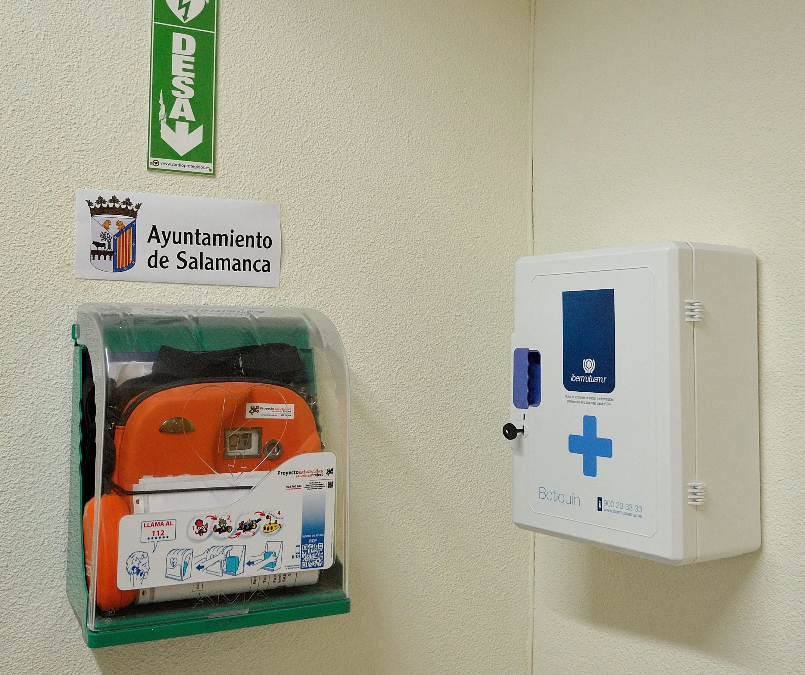 Desfibrilador colocado en el Ayuntamiento de Salamanca