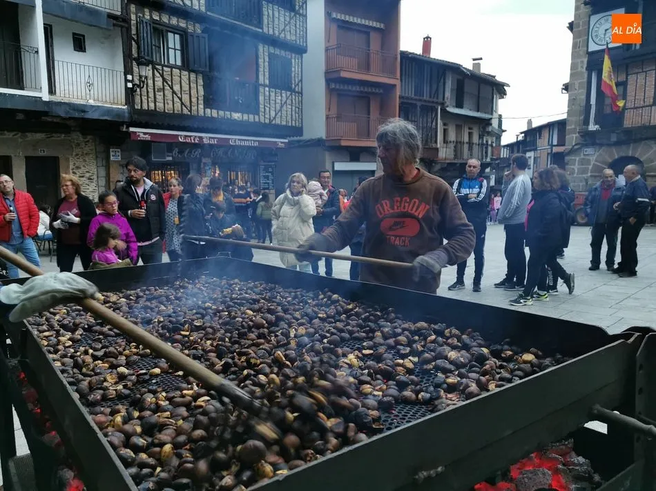 Sotoserrano festeja la llegada del otoño con la tradicional calbochada