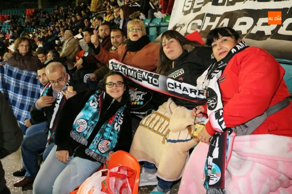 Un sector de la afición del Salamanca UDS / Kiko Robles