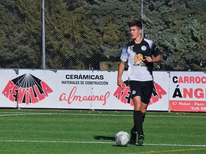 Álvaro Vacas, con Unionistas / TWITTER