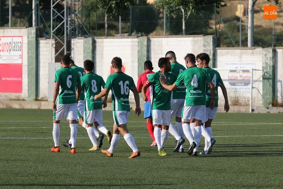 El Guijuelo celebra un gol