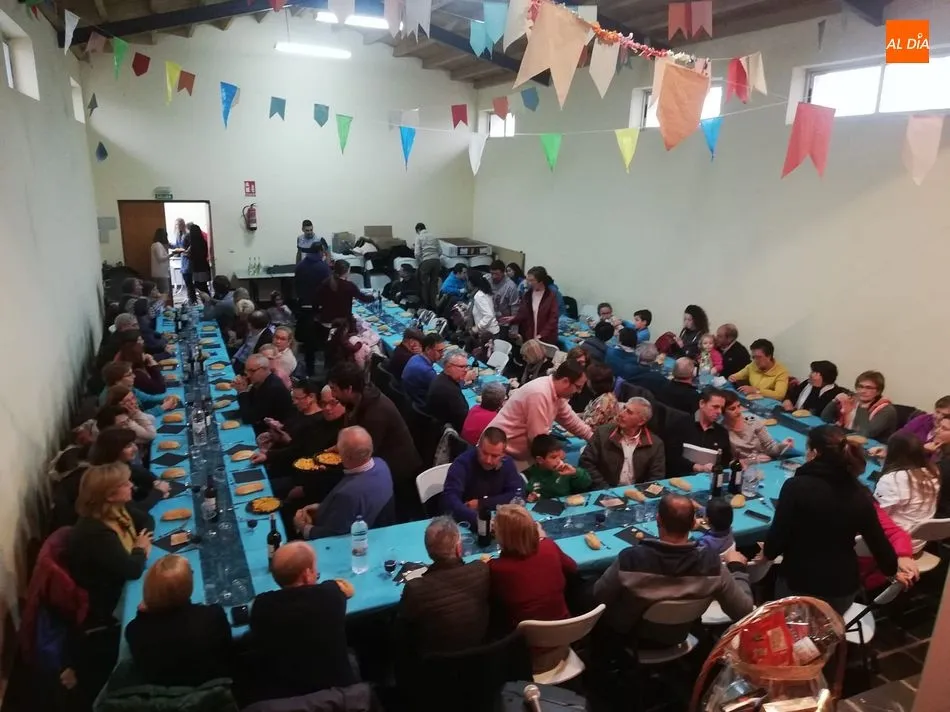 La Asociación Cultural de Berrocal de Salvatierra celebra su comida anual