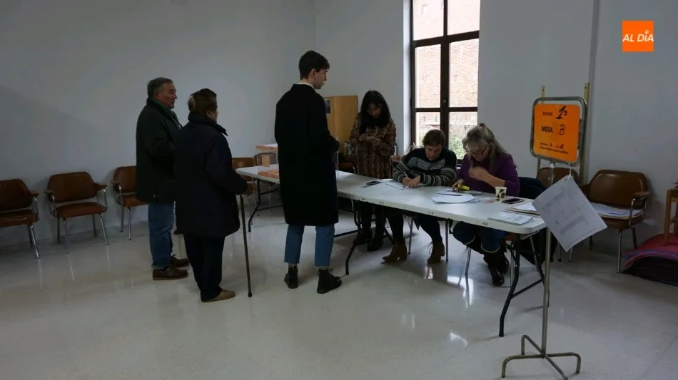 Normalidad en la apertura de la jornada electoral de Guijuelo