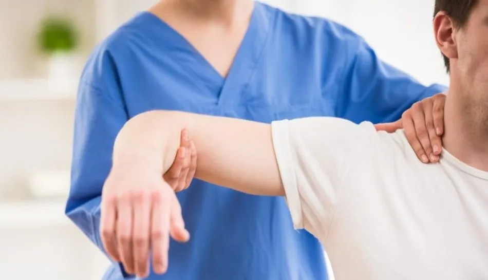 Sacyl cuenta con 22 fisioterapeutas en el servicio de rehabilitación del hospital de Salamanca y 16 en las unidades de Atención Primaria