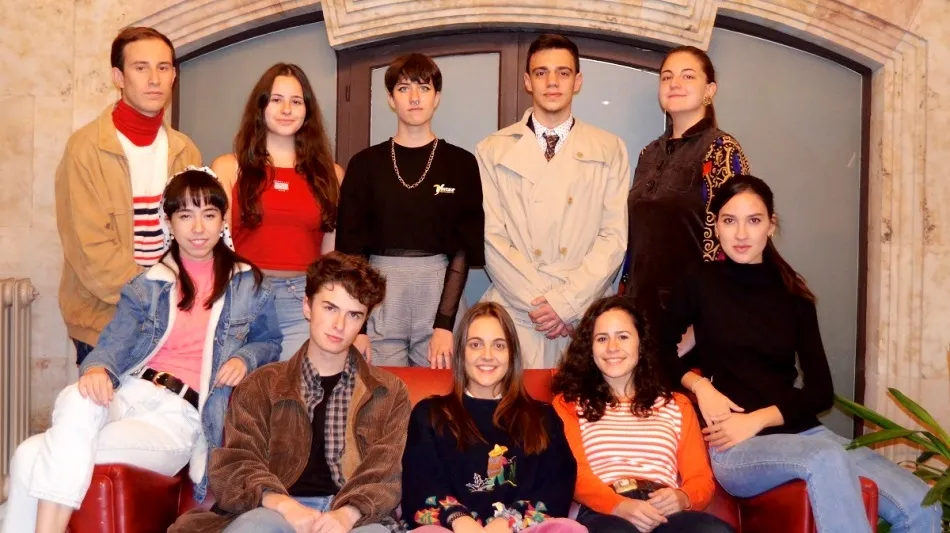 Varios de los actores de la trilogía caracterizados según la época a la que corresponden los personajes que interpretan. Foto de Laura Montes