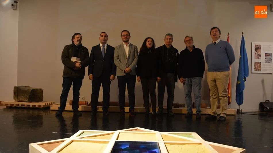 El director general de Patrimonio Cultural, Gumersindo Bueno, ha inaugurado la muestra. Foto: Lydia González