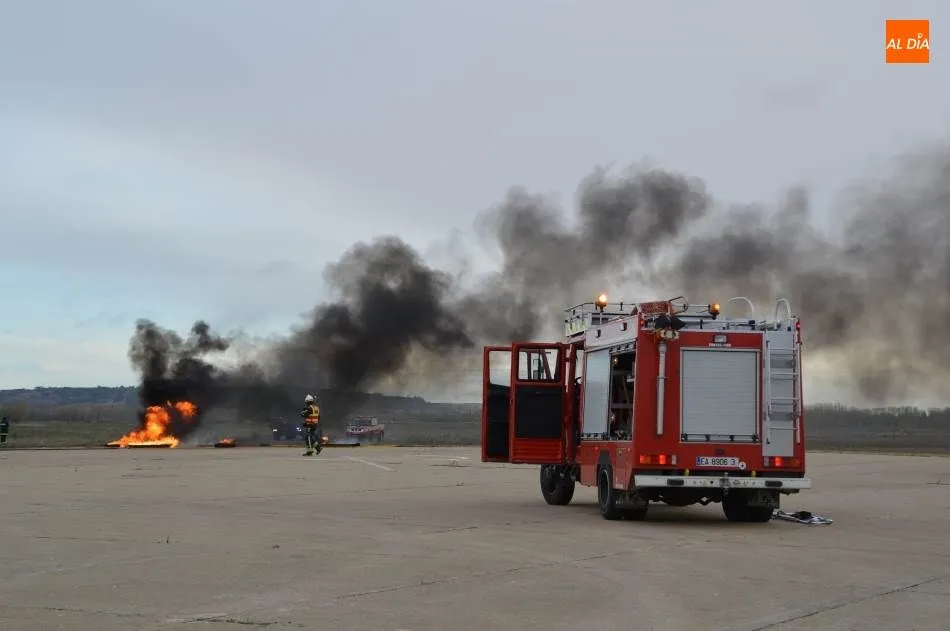 Simulacro de accidente aéreo en la Base de Matacán. Foto de Lydia González