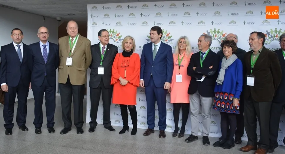 Mañueco destaca la importante labor de la AECC y aboga por potenciar la colaboración en la lucha...