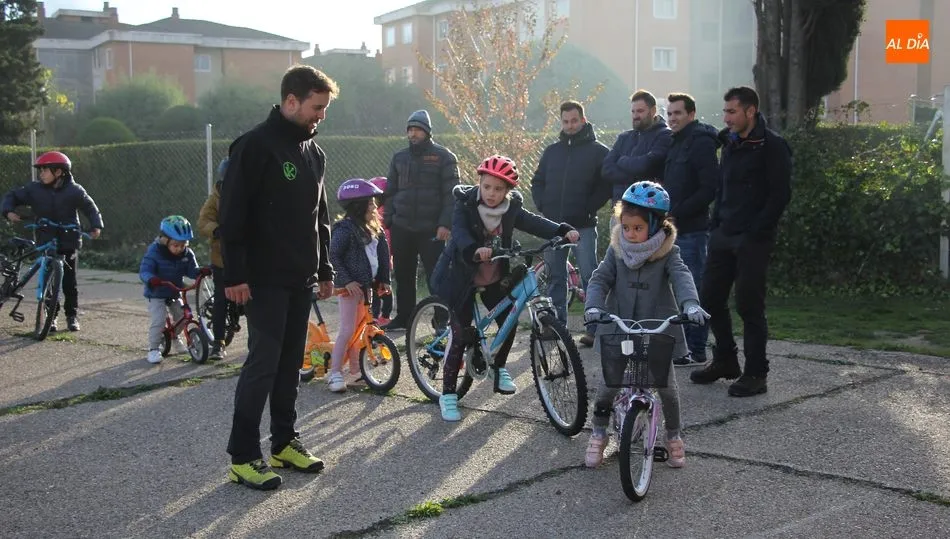 El concejal de Deportes, Óscar Martín, también hizo de monitor / MARIBEL SÁNCHEZ