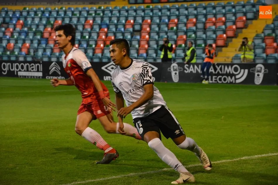Calderón, ante el Móstoles, en el Helmántico