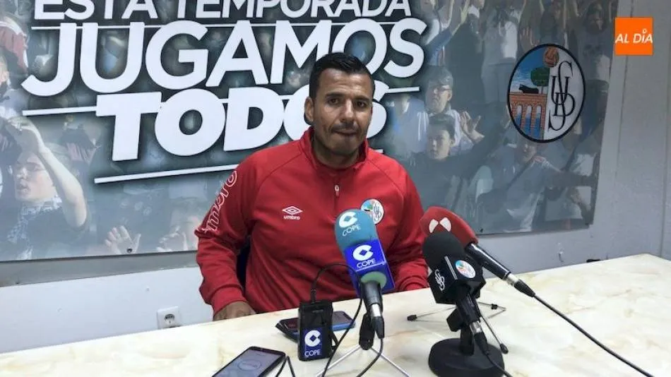 Rafa Dueñas, en una rueda de prensa