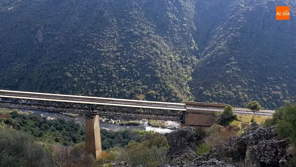Uno de los puentes del ahora denominado Camino de Hierro / E. Corredera