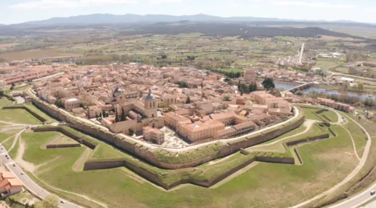 La Diputación comunica que rectificará la ínfima presencia de Ciudad Rodrigo en un nuevo vídeo...
