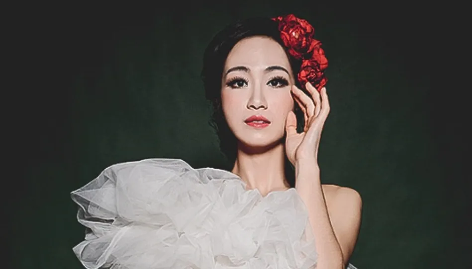 La maga china Huang Wen Yu