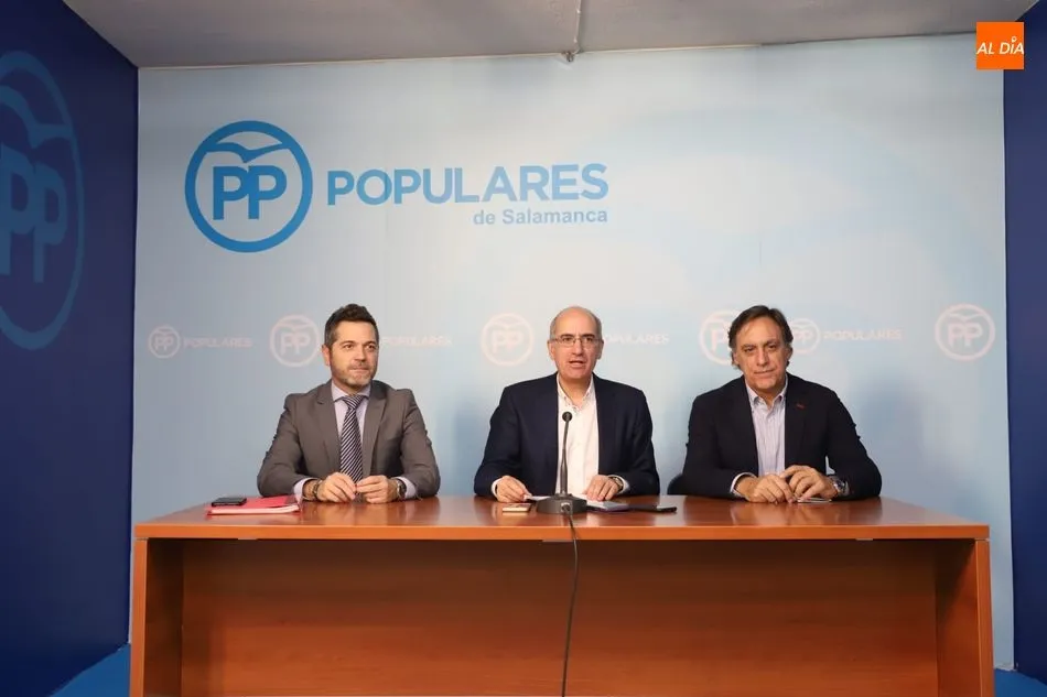 Iglesias, junto a Carbayo y Revuelta / Lydia González