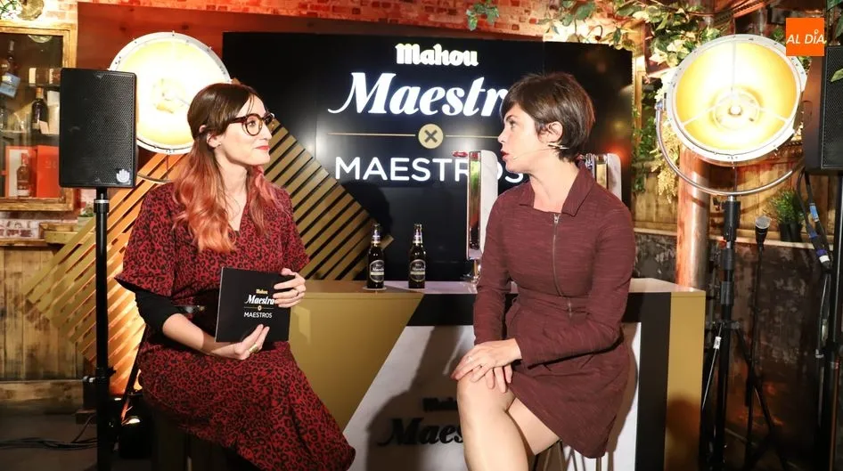 Ana Morgade y Samanta Villar, en el Café Niebla de Salamanca. Foto: Lydia González