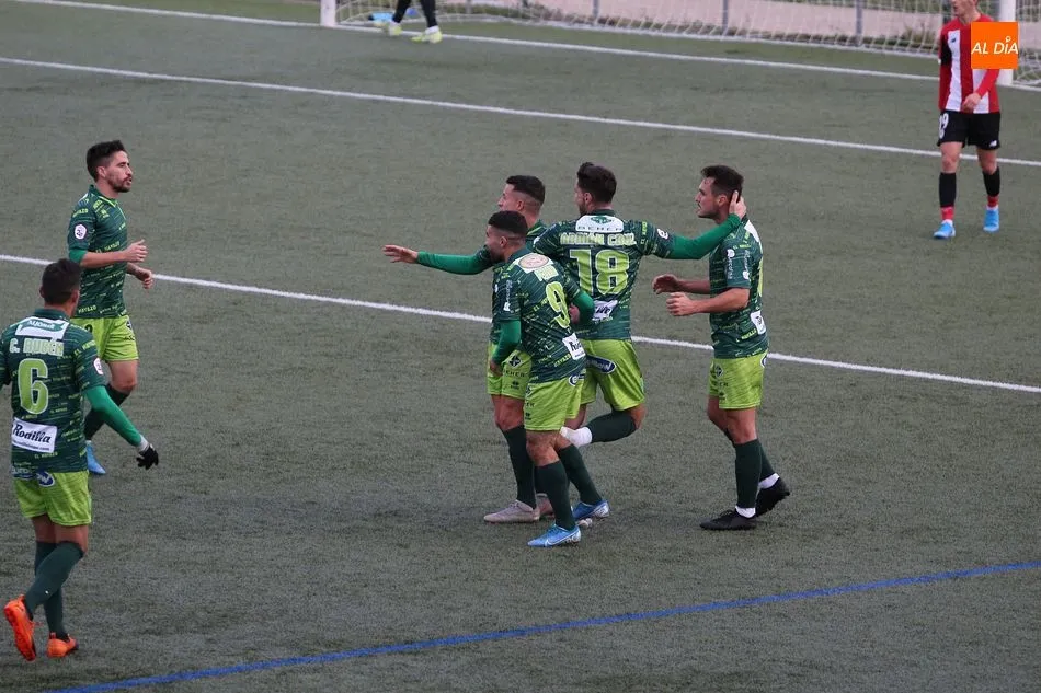 El Guijuelo celebra un gol contra el Bilbao Athletic
