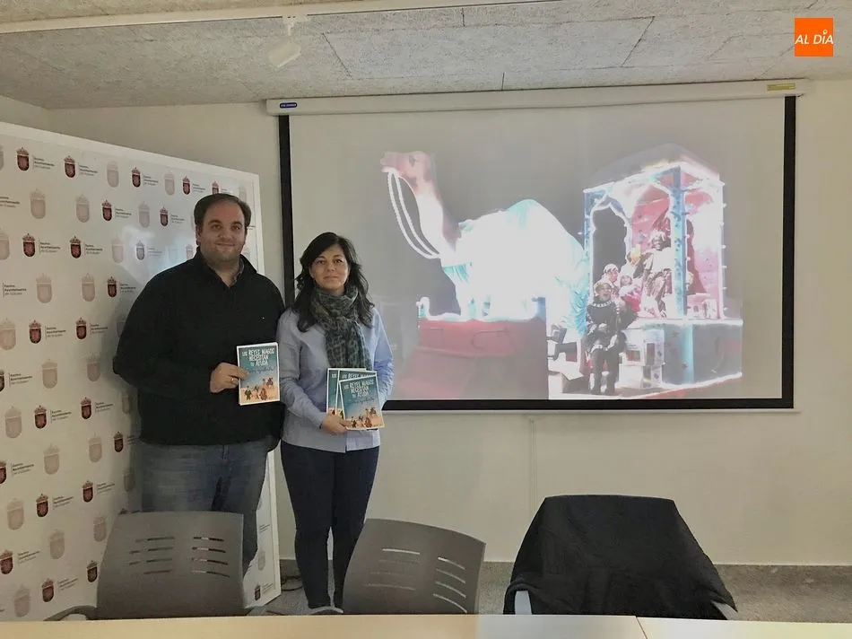 El alcalde, Roberto Martín, y la concejala de Cultura, María Jesús Moro