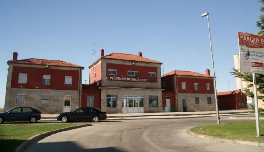 Estación de Adif en Peñaranda de Bracamonte