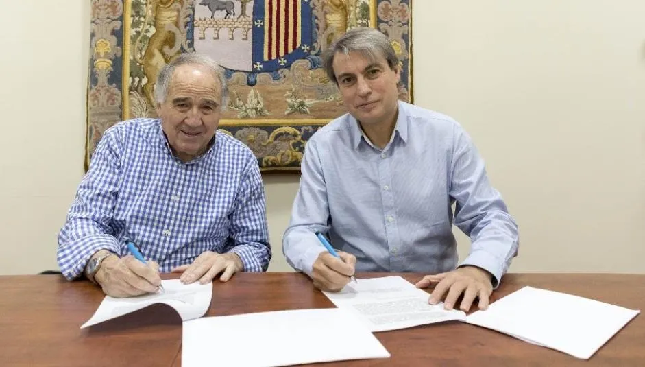 El ex ciclista salmantino Agustín Tamames junto a Policarpo Sánchez, presidente de ‘Salvar el Archivo’