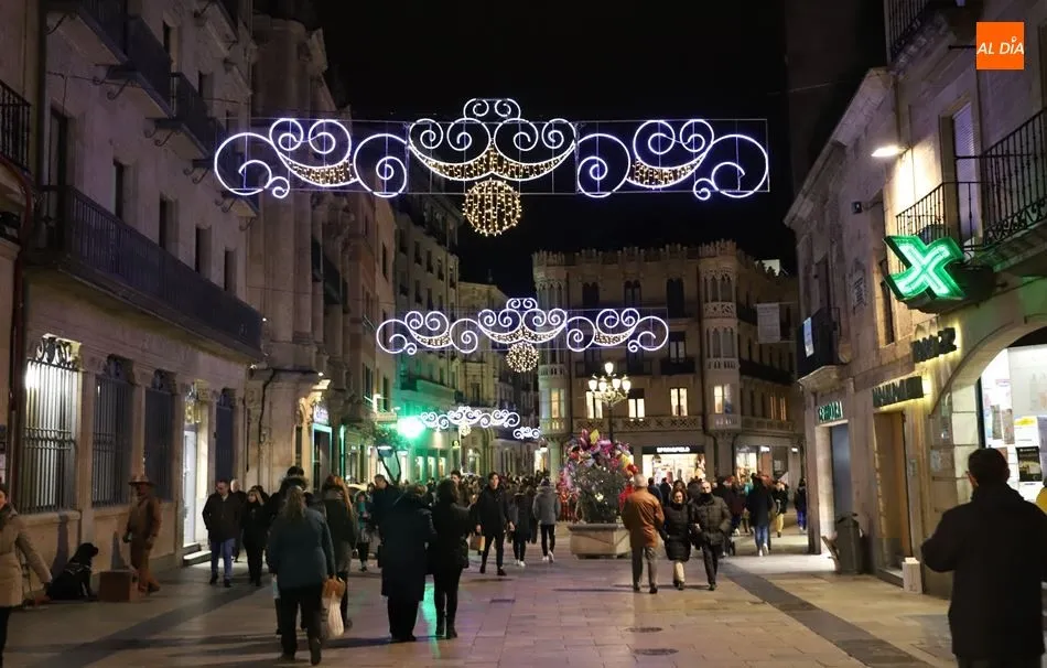 Luces de Navidad en la calle Toro. Foto de Lydia González
