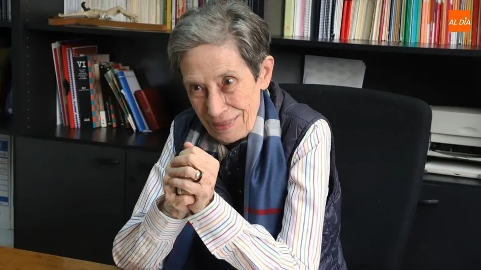 Carmen Calzada, directora de Cáritas Salamanca, durante la entrevista. Foto: Lydia González