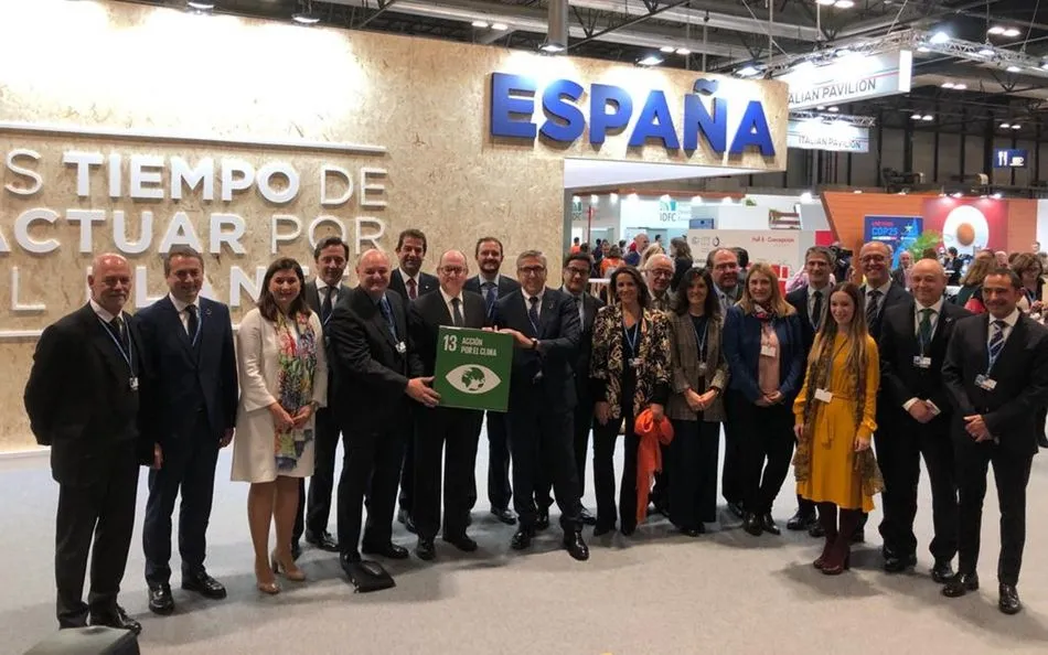 Firma deacuerdo colectivo de acción climática