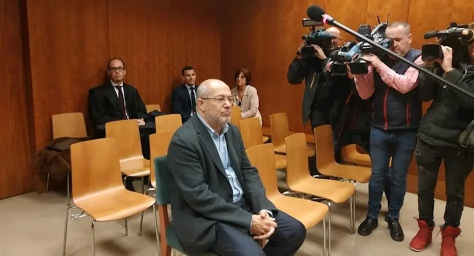 Francisco Igea, en el banquillo de los Juzgados de Valladolid para responder de un presunto delito leve de amenazas. Foto EP