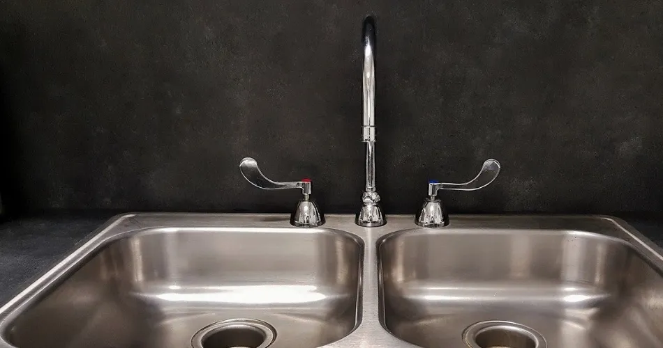 Hablar de Álvarez y Lastras como empresa especializada en encimeras de cocina en salamanca y...