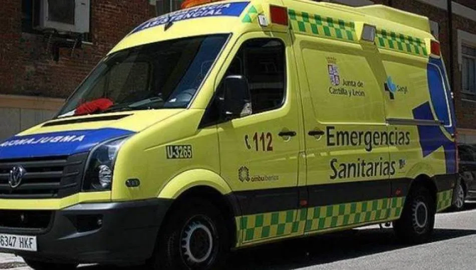 El herido ha sido traslado en ambulancia al Hospital Virgen de la Vega