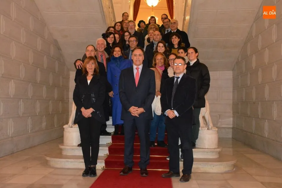 Foto de familia en el Consistorio / Lydia González