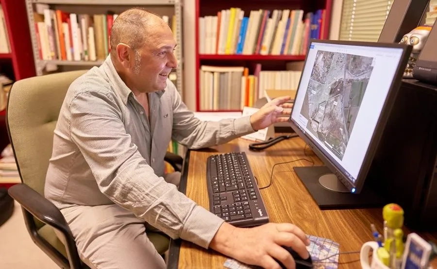 El catedrático del Departamento de Prehistoria, Historia Antigua y Arqueología de la Universidad de Salamanca Enrique Ariño, que ha liderado la expedición salmantina