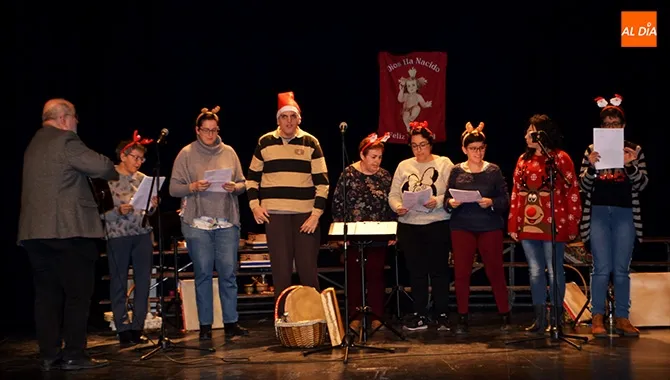 Integrantes de ACOPEDIS participaban en el concierto de cantos tradicionales de Navidad de la Escuela Municipal de Música