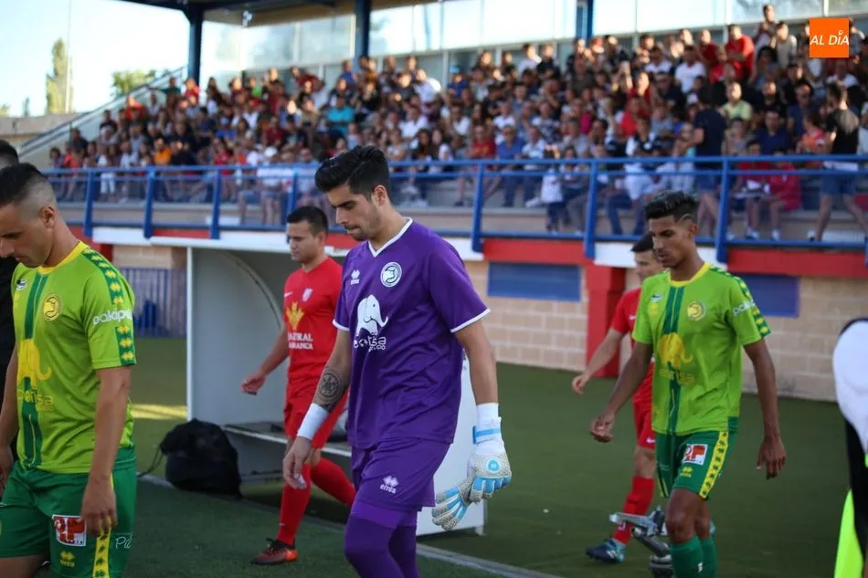 Brais, en pretemporada, salta al césped del San Casto