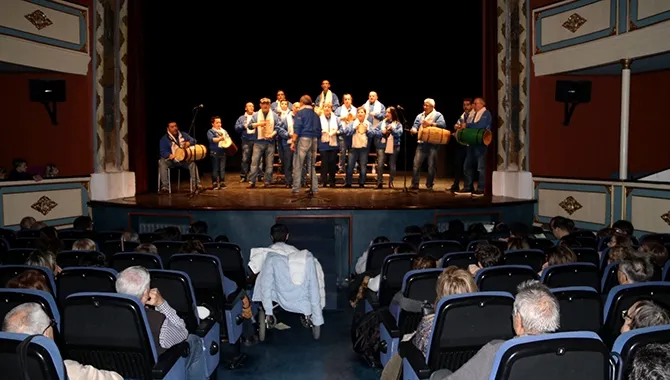 La Comparsa Peñarandina ofrecía su concierto de Navidad en el Teatro Calderón