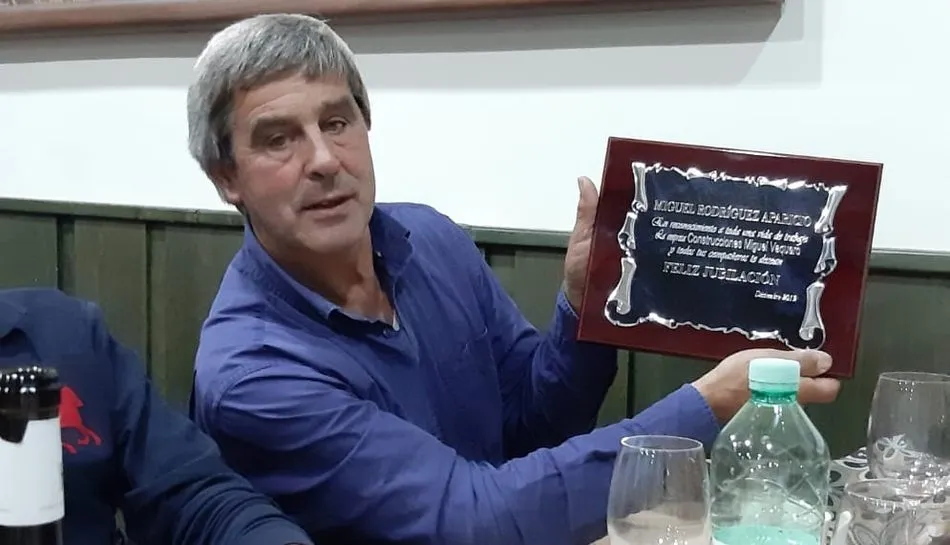 Miguel rodríguez aparicio llega a una merecida jubilación con plaza de su empresa y compañeros