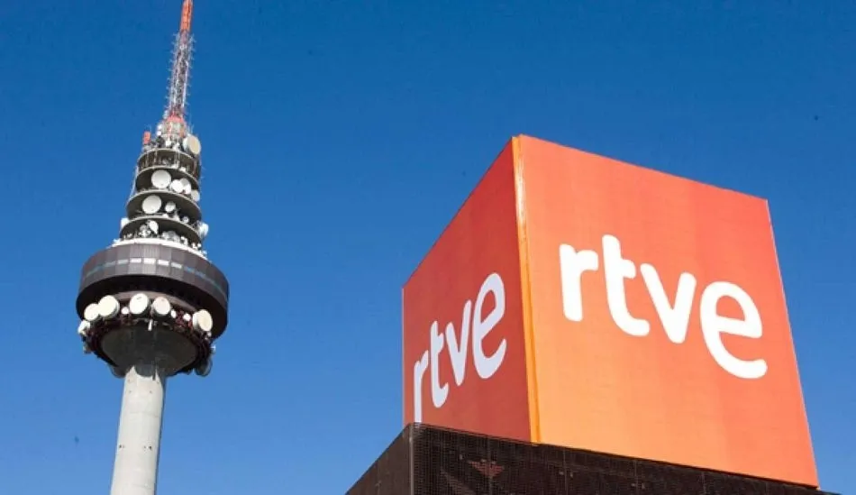 La CNMC multa a RTVE con 100.000 euros por emitir publicidad en dos partidos de fútbol de la...