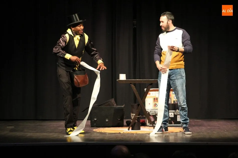 Espectáculo de magia y humor de Raúl Camagüey en Vitigudino